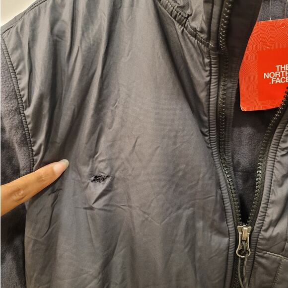 North Face Men's Hybrid Fleece Half Zip in Chevron Print - Picture 3 of 8